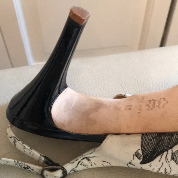 Claudia Ciuti beige/black 4” heels, sling back - Picture 3 of 4